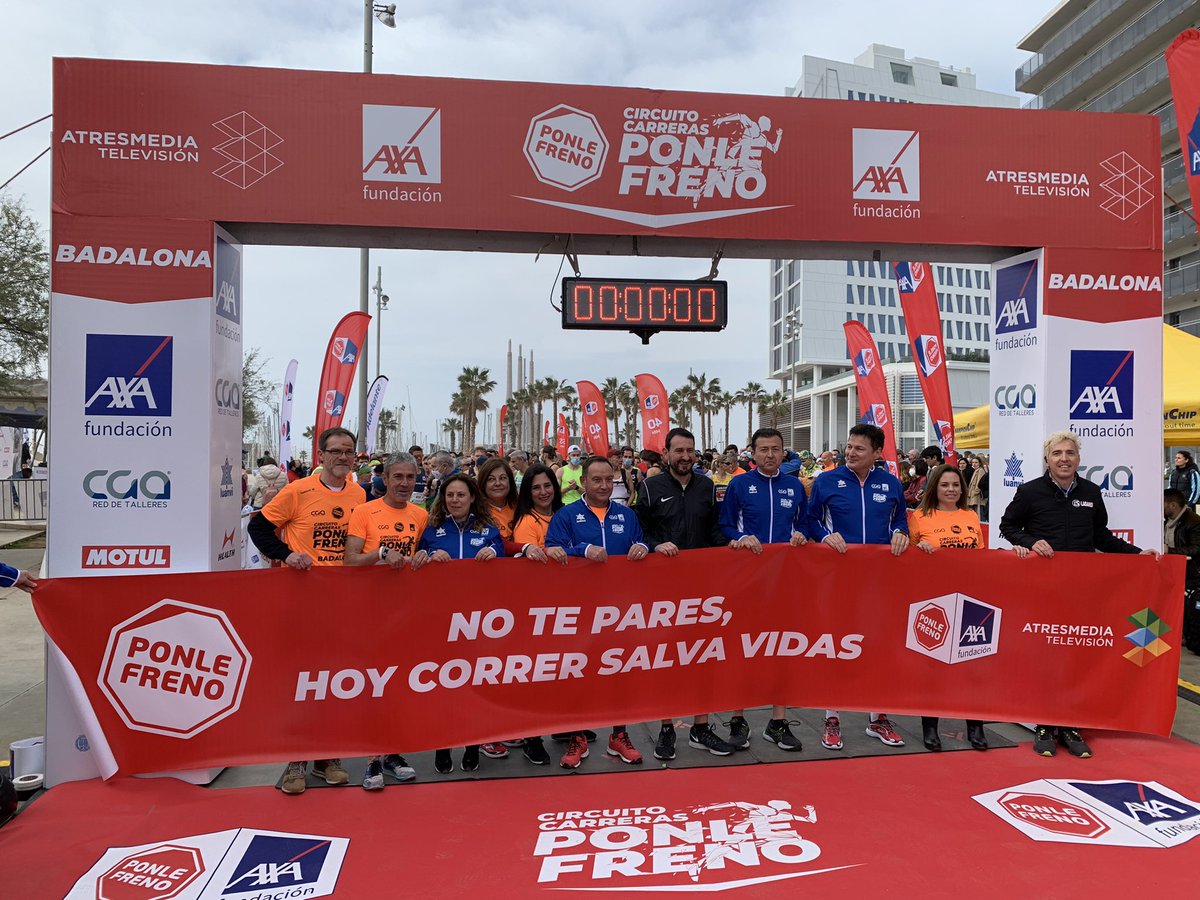 ¡Vaya mañana en Badalona! A tope nuestros corredores y corredoras y toda la #familiaAXA! 

#PonleFrenoBadalona