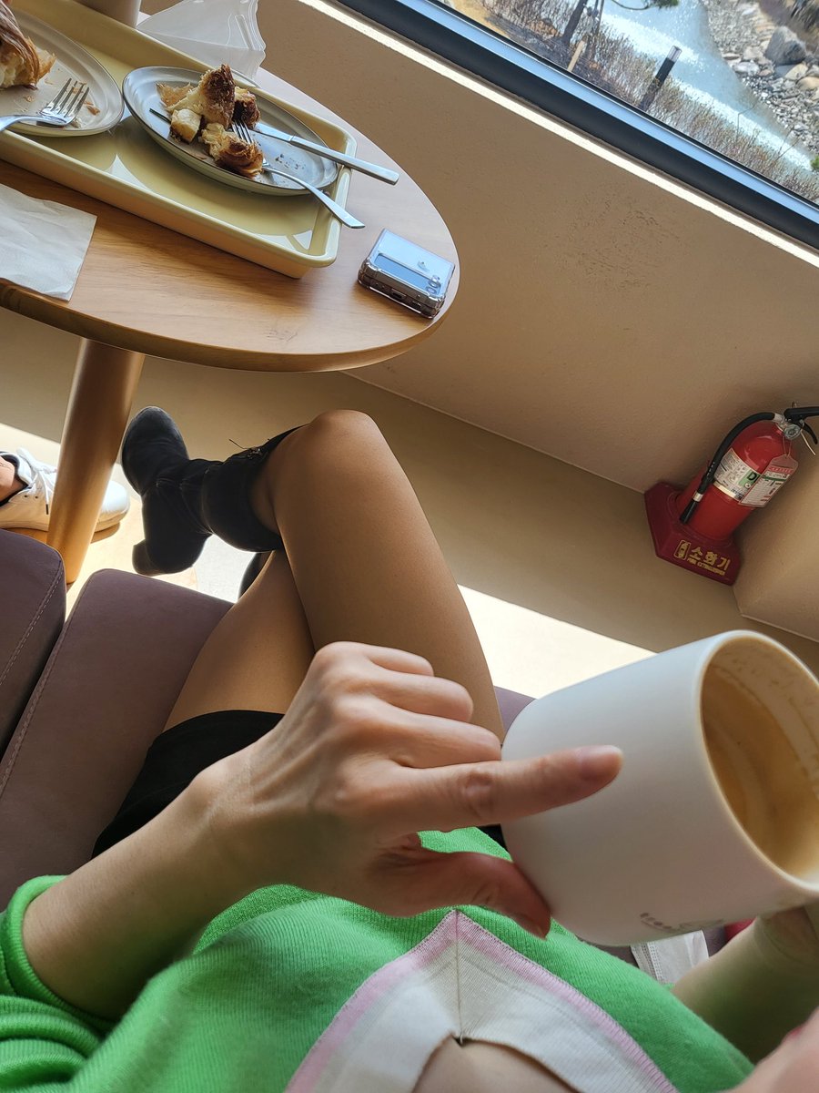 와이프 오일 맛사지 받고싶어 해요.
전문적이게 잘 하실수 있는분 지원해주세요.
제가 출장중이라...
맛사지 후 와이프와 얘기후 관계..?
어설푼 분은 신청하지마세요.
#양산#오일맛사지#지원#프로