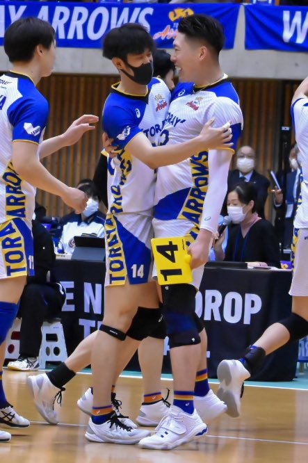 amot411's tweet photo. 22.3.26(日) このはな
笑顔( •̤ᴗ•̤ )
ピント仕事してー😭😭
#東レアローズ
#東レアローズ男子
#BLUEHOT
#酒井啓輔 選手 #西本圭吾 選手 https://t.co/VngRcMeYtA