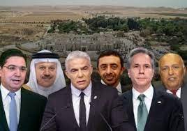 derradjihafid's tweet photo. صحيفة يديعوت أحرونوت تحتفي هذا الصباح بوزراء خارجية أربع دول عربية سيأتون في آن واحد إلى الأراضي المحتلة لحضور قمة النقب والتآمر على فلسطين والأمة الإسلامية!!
اجتماع النقب المحتل يشبه اجتماع قبائل قريش للتآمر على رسول الله صل الله عليه وسلم. 
اللهم اجعل تدبيرهم في تدميرهم. يارب🇵🇸 https://t.co/peMBP50kn0