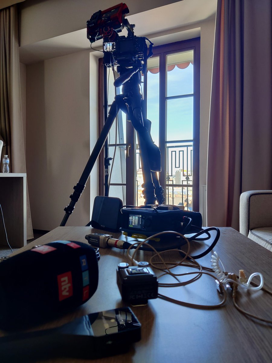 newscamera75's tweet photo. Still in #lviv #ukraine for @ntvde and @RTLde using 
@LiveU @LiveU_Events 
@kinotehnik 
@rodemics 
#newscameraman #cameraman #camera #behindthescenes #video #news https://t.co/tYtMwVf9Fu