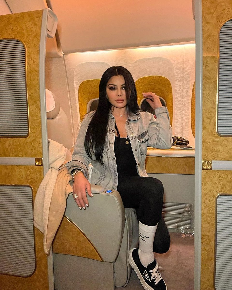 AlArrabcom's tweet photo. ديفا بكل حالاتها...#هيفاء_وهبي 🥰

@HaifaWehbe 

#العراب https://t.co/MUZ0R2GpUs