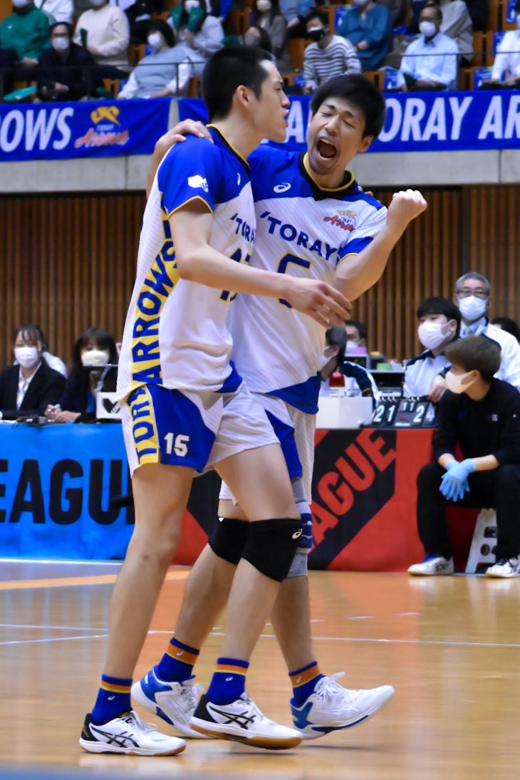 amot411's tweet photo. 22.3.26(日) このはな
#東レアローズ
#東レアローズ男子
#BLUEHOT
#李博 選手 #米山裕太 選手 https://t.co/Q6aI75ISWa