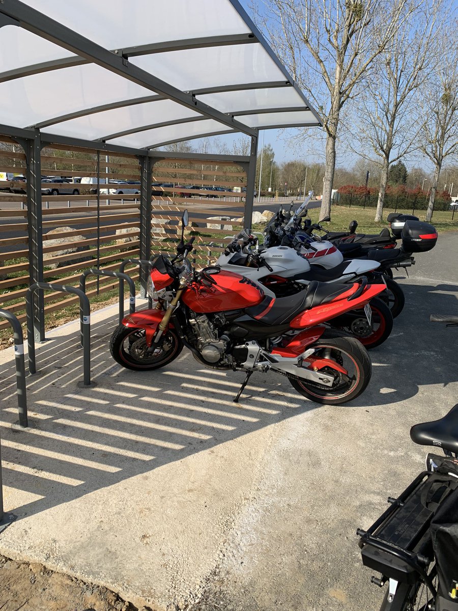 troupikups's tweet photo. Vélo 🚳à l’#expoviking vous n’êtes pas le bienvenue #Rouen  @Foirerouen  @MetropoleRouenN @SabineRouenVelo #GCUM 🏍 https://t.co/Mu1lxaOXwd