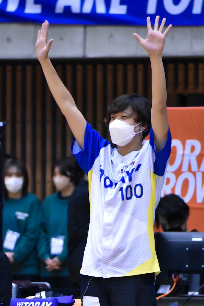 amot411's tweet photo. 22.3.26(日) このはな
いつもHGを盛り上げてくれてありがとうございました!!!
フルヤさんのおかげで会場がひとつになれてるんだと思います👊
いつもファンの私達にも声をかけてくれてフルヤさんが居てくれるHGは本当に心強い!
#東レアローズ
#東レアローズ男子
#BLUEHOT
#フルヤトモヒロ さん https://t.co/LkkPejVAN2
