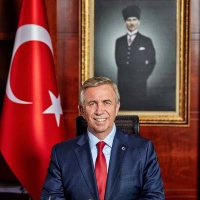 Güneş balçıkla sıvanmaz.
Bu millet seni seviyor.
Ankara'ya bir çivi çakmadı diyenler halt etmiş. Topal ördek dediğiniz için, ne iş yapmaya kalksa meclis çoğunluğunuz sayesinde ret ettiğiniz için çivi çakılmadı.
Olsun bizde 
ÇALMADI ÇALDIRTMADI 
diyeceğiz. 
Mansur Yavaş