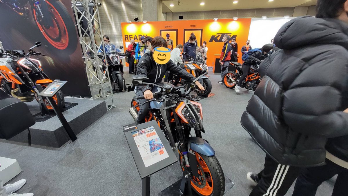 色んなバイクに跨った！！
人酔いしたし疲れた😩