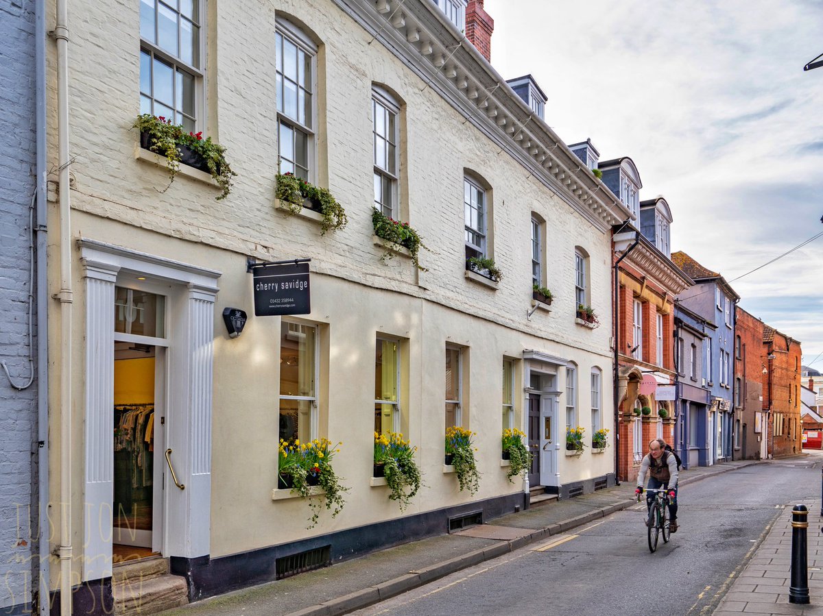 Jon Simpson tweet media