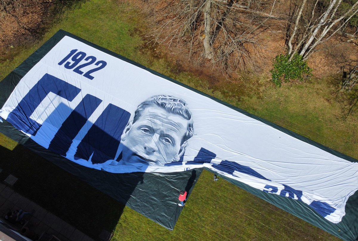 FootballFlags's tweet image. Stunning aerial shots of the new #stf100 surfer for @pneonline. We will be heading to @pnefc early next week! #bigflag #footballflags