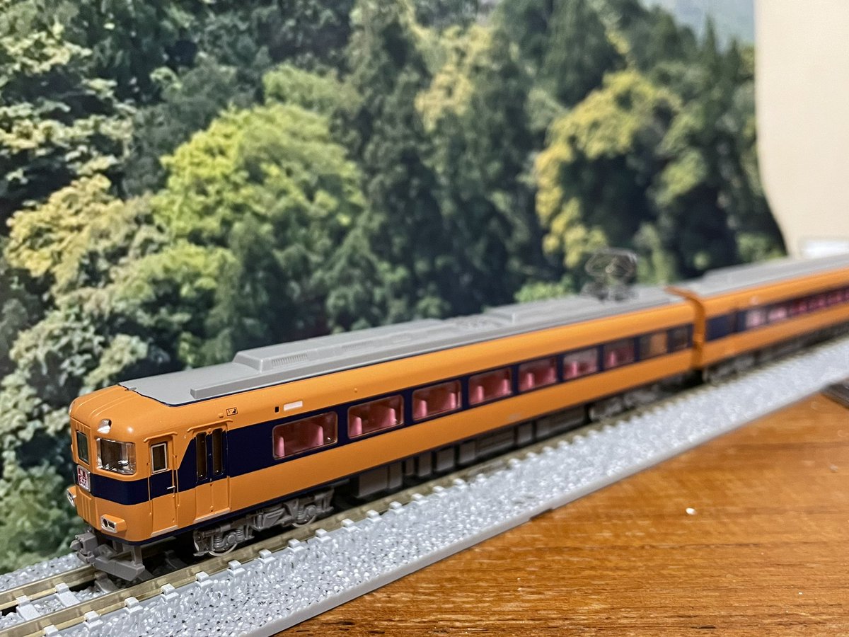 tomonori01241's tweet photo. 新たに仲間入りしたTOMIX近鉄30000系ビスタカーとグリーンマックス近鉄12600系旧塗装。
これで昔の併結運転が出来る♪
#近鉄 
#VISTACAR
#近鉄30000系
#近鉄12600系 https://t.co/EPTSZl7xc5