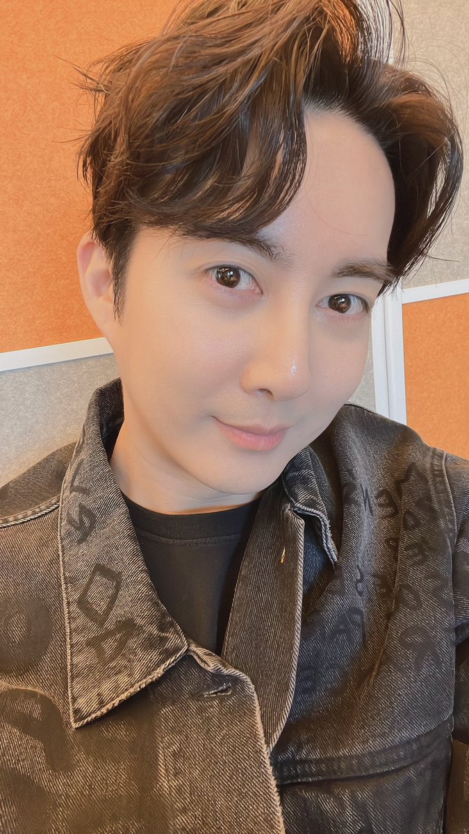 FCLIVE_official's tweet photo. #KIMHYUNGJUN 
🔸🔸ONLINE TALK EVENT🔸🔸

《📸》
이벤트 사진 도착イベント写真到着✨　

2일 간의 이벤트를 함께 즐기고 주신 팬 여러분, 감사합니다🎉
2日間のイベントを一緒に楽しんでくださったファンの皆様、ありがとうございました👌🙆‍♀️💖
#キムヒョンジュン #김형준 https://t.co/Iw5t2rjWWB