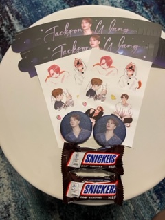 XYZbaby777's tweet photo. 🎂Happy Birthday to Jackson🎂
Had to bring clients for shopping. Naturally I brought them to Orchard Central. And everyone needs coffee & cake after that, so here we are! 🤣😂
#JacksonWang
#WalkingWithJackson
@JacksonWang852
#JacksonWangLostFound
#Coffeesmith
@CoffeeSmithOG https://t.co/ETQ1F83NMJ