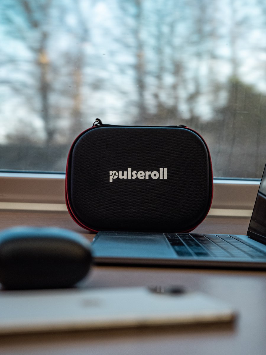 pulserolluk's tweet image. Your new Mini Massage Gun comes with the perfect sized travel case...and lets not forget for a limited time only you can personalise it for FREE
​
​Go to pulseroll.com now ⚫️⚪️ #KeepMoving