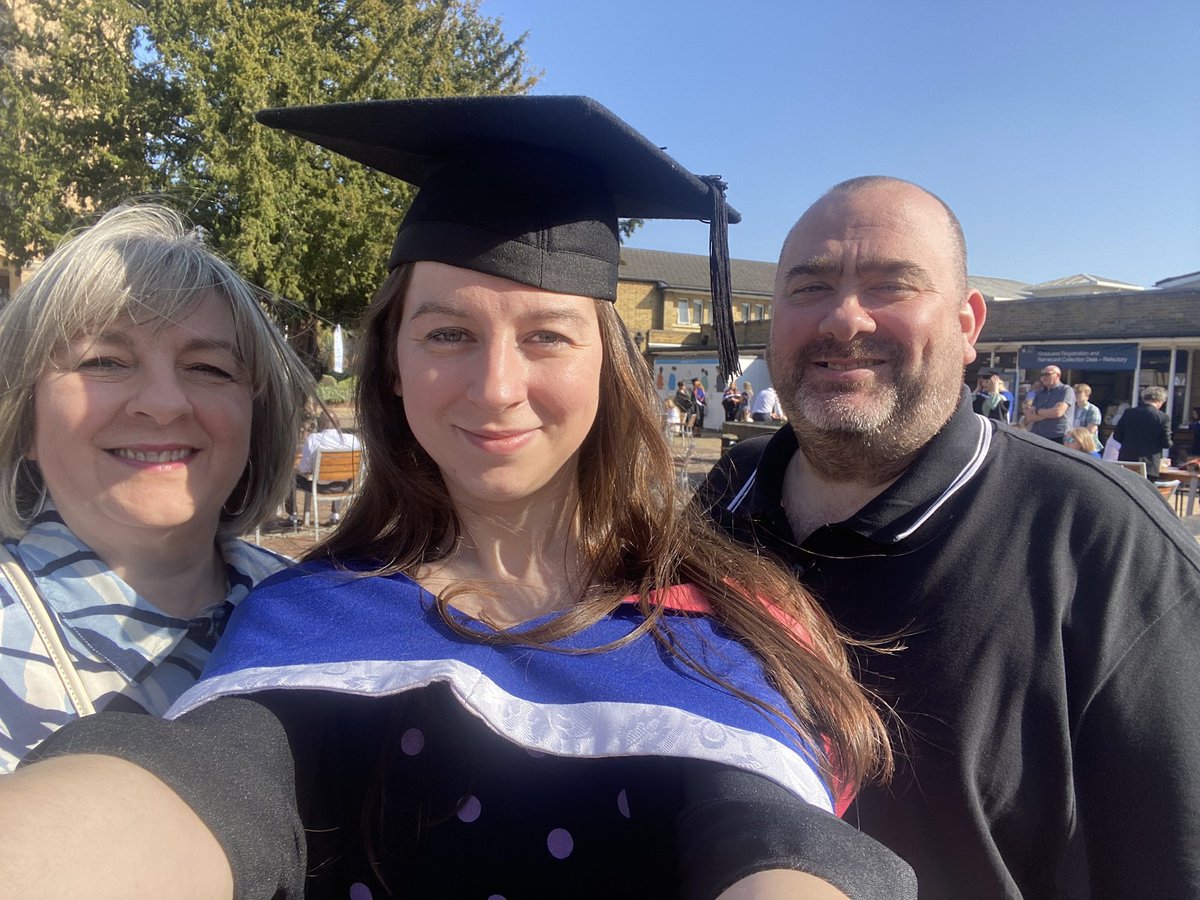 sam_murray01's tweet photo. Yesterday I celebrated my PGCE graduation. A tough year (and the rest) but so glad I was able to celebrate in the sunshine with my family - and my St Mary’s fam too ❤️ Well done to everyone else who graduated and those upcoming 👩🏻‍🎓 https://t.co/QVi1Nl1d1W