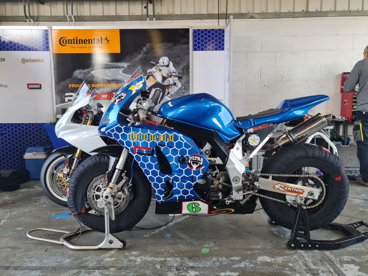 PatchRacing's tweet image. best of luck to @PatchRacing supported riders Ryan Strafford (supertwins gp2) and Lara Small (military races) at @thundersportgb @thundercomgb this weekend #fullsend