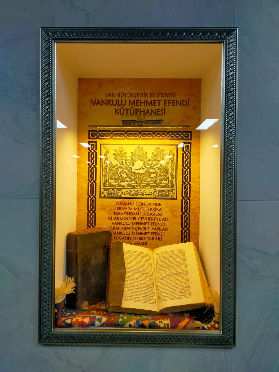 Van hacibekir kültür merkezinde yapılan kütüphane ye isimini veren Vankulu Mehmet efendi tarafından yazilan 230 yıllık kitap da sergilenmektedir.Görülmeye değer bir eser. Böyle bir destegi sağlayan sayın Valimiz <a href="/valibilmez/">Mehmet Emin Bilmez</a>  genel sekreterimiz <a href="/mfatihcelikel/">Mehmet Fatih ÇELİKEL</a> teşekkür  ederiz.