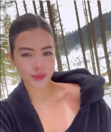 Cuando las niñas colombianas tienen la nariz roja, el amor es tan profundo
(felicedivestire)