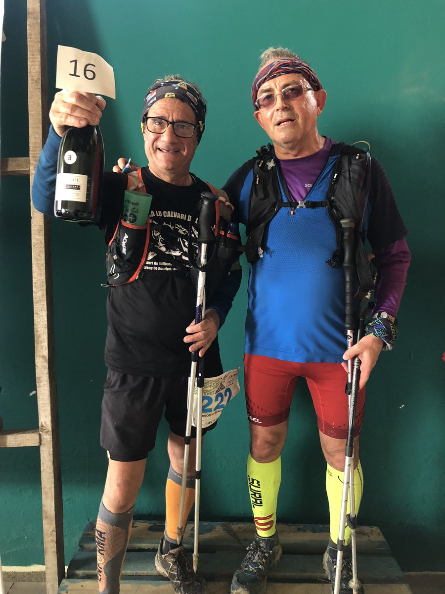 CEAnglesola's tweet photo. Botella de cava pel Crescenci !!! https://t.co/mqtaV3yE2s