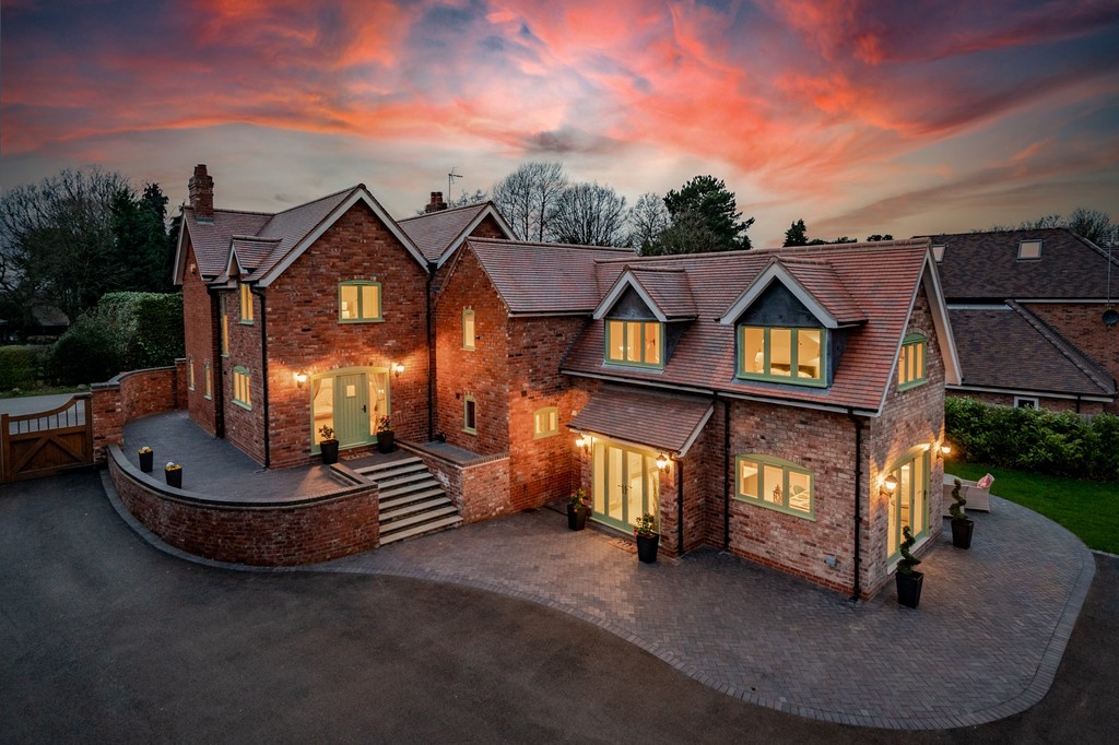 DeniseHomeStyle's tweet image. We have been in the beautiful area of Knowle recently staging this truly stunning home on the market with @XactHomes 
I absolutely love homes with character and combined with an amazing contemporary refurbishment to the very highest of standards this really is a gorgeous property