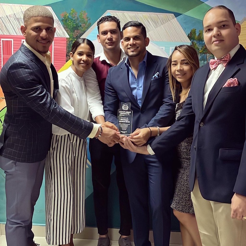 DescubreAzua's tweet photo. Premio Provincial de la Juventud Azua 2022 - Ganadores del renglón “Organización Juvenil Destacada” @descubreazua #DescubreAzua 🇩🇴 https://t.co/tDXkj9EkeK