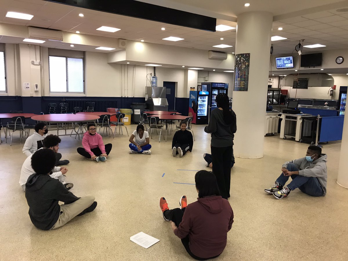 allhallowsarts's tweet photo. Happy #worldtheatreday from the #allhallowsplayers! These pictures are from yesterday’s day-long Stage Fighting Workshop in preparation for our spring production of THE REVENGE OF THE SPACE PANDAS by David Mamet! #PandaFighters #FightingPandas #Mamet https://t.co/MhABwng0F9