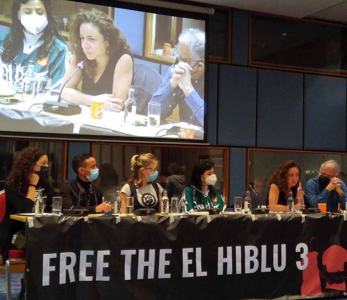 Deanna of <a href="/alarm_phone/">@alarmphone</a>: “In April 2020, we assisted a boat in distress. For 4 days, we waited on Maltese authorities to intervene. Instead, they forced them back to Libya and let 12 people die. Only thanks to women who reached out from detention could we reconstruct this case.”