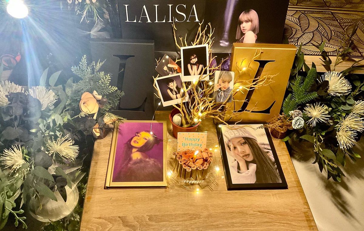 lalalisakura's tweet photo. A mini celebration for you… Happy happy birthday my little ball of sunshine😊😊😊 #lalisa #lisa🥰🥳🥳🥳🥳🎂🎂🎂

HBD LALISA MANOBAL
#SuperstarLalisaDay
#LovingLisaDay https://t.co/qG4KBC97eO