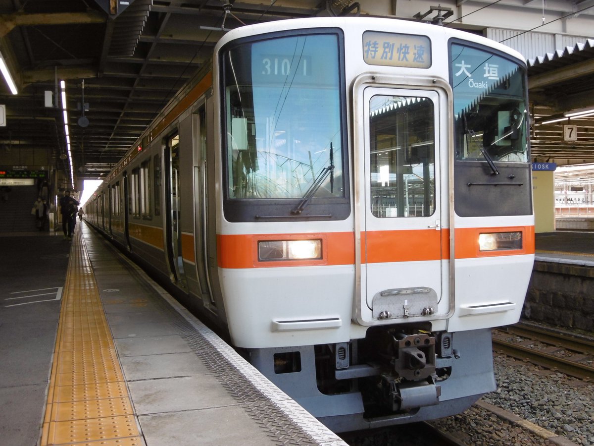 laputaman811's tweet photo. 今日の特別快速は色々とカオスでした。
#311系 #313系1500番台 #G1 #J153 https://t.co/IjAB6tkqdm