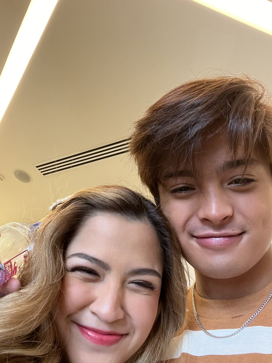 alexailacad's tweet photo. day 1. so fun 🤍🤍🤍 #runtome https://t.co/jA2ehBTEEu