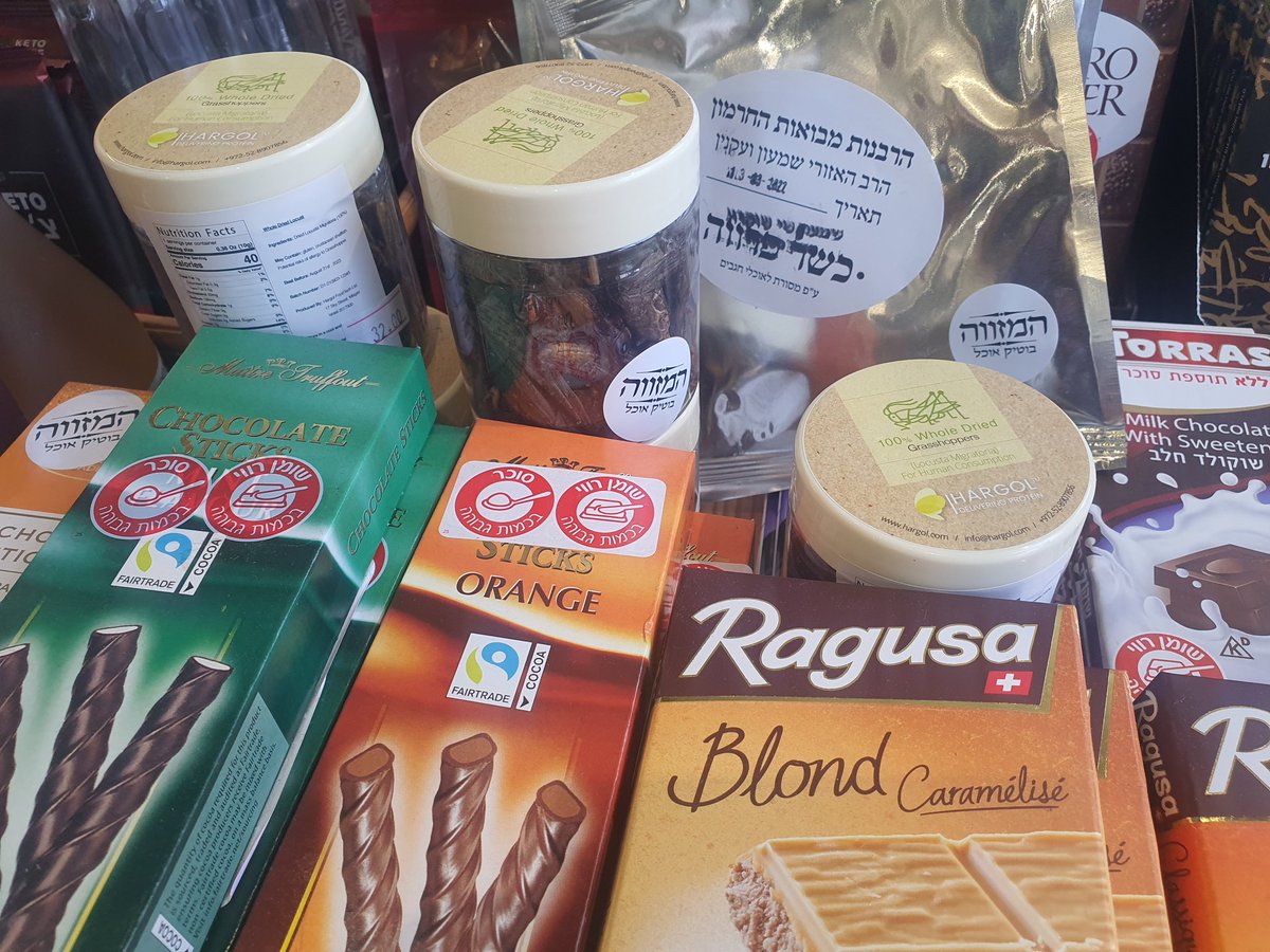 Grasshoppers and chocolate on sale in a market side-by-side?!

Heard <a href="/HargolFoodTech/">Hargol™ | Delivering Protein</a> pitch their alternative protein source from grasshoppers a few years ago in the Shuk in Jerusalem, and it's cool to finally see it on store shelves

#alternativeprotein #startupnation #Israel