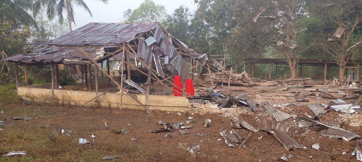 ZawWaiSoe4's tweet photo. The Junta Deployed Air Strike Attack upon  3 villages in Mutraw District 27th March, 2022
#StopViolanceAgainstCivillians
#RejectMilitaryCoup
#WhatsHappeningInMyanmar
#PutinMyanmarMilitaryJuntaCommitCrimeAgainstHumanity https://t.co/adO4c9T2ug