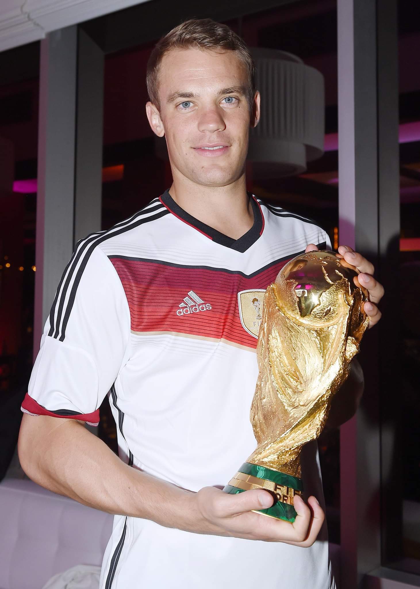 Happy birthday Manuel Neuer One of the greatest goalkeepers of all-time 