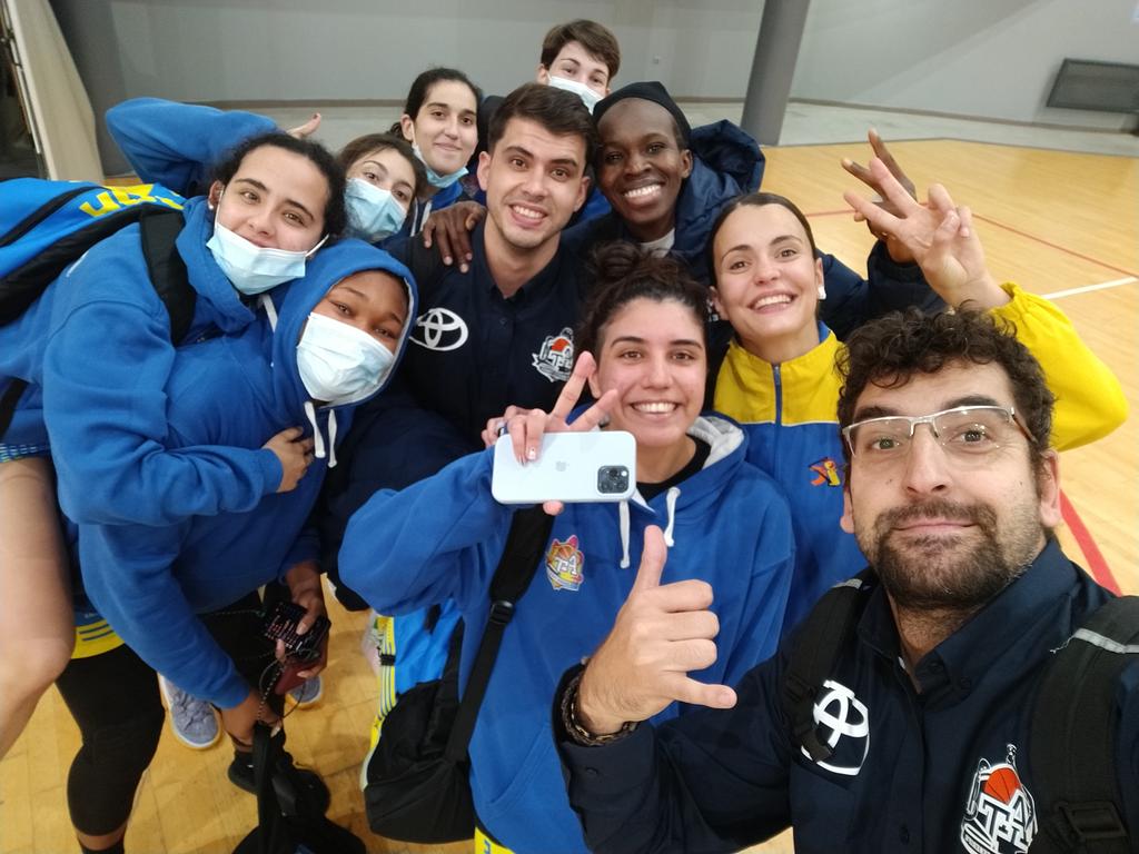 canamero85's tweet photo. Clasificadas para la fase de ascenso. Brutal el trabajo de este EKIPO en la temporada regular. A por la fase💪💪!!!!
@CBADAREVA 
#ligafemenina2 https://t.co/YbUZ5bYSsl