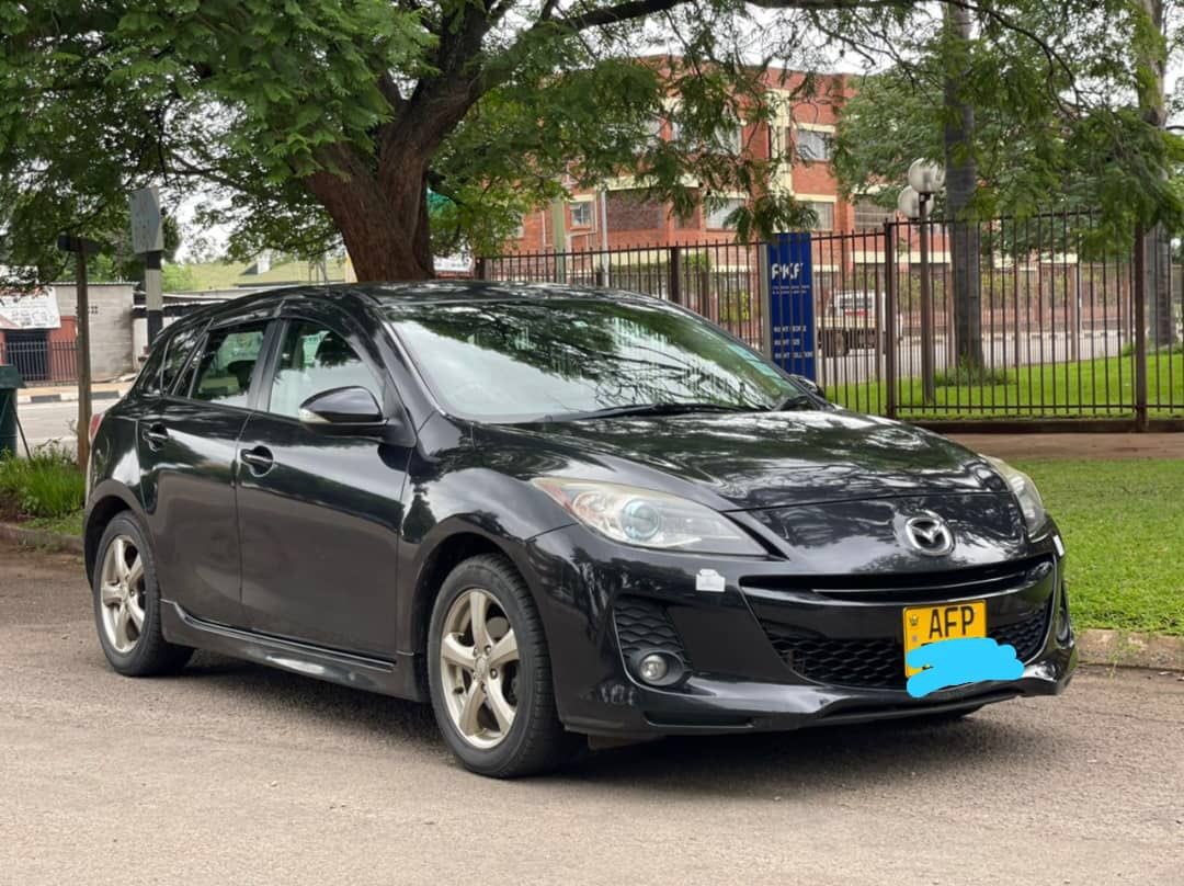 ByoCarMarket's tweet photo. Available is a 2012 Mazda Axela in prestine condition🌍

The car drives as good as it looks and it runs on 2L petrol engine. 

Asking Price - $6500 https://t.co/VlX6MONxuo