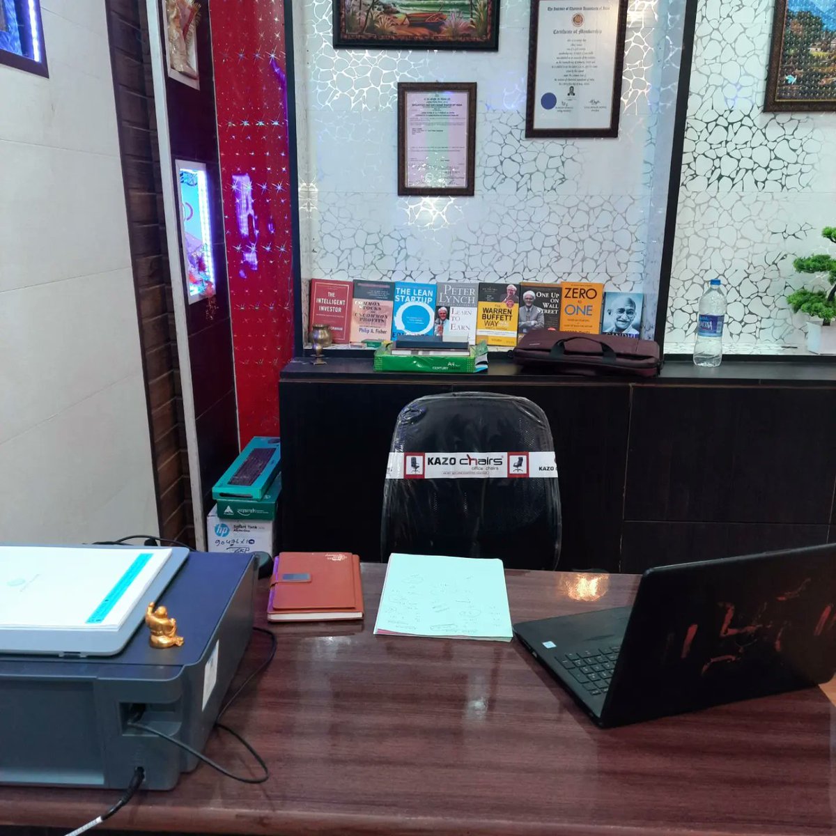 AbhayVarn's tweet photo. Hometown office is always special ❤
From spending my childhood here to setting up our new office is something different feelings that can't be described 🤗💐
Hope this small town boy make it Big🤞
Location:- Gopalganj, Bihar
Way to Go✨
#LoveAV
Finance Saathi
8319024923 https://t.co/a6JT4rLhOB