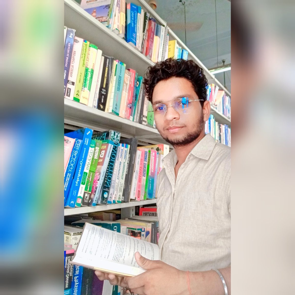 voice_shubham's tweet photo. उड़ते हैं, गिरते हैं , फिर से उड़ते हैं
उड़ने वाले ,उड़ते ,उड़ते, उड़ते हैं ।।
~ चराग़ शर्मा
#central_library 😊
#Allahabad_University https://t.co/L0GVlRPDz0