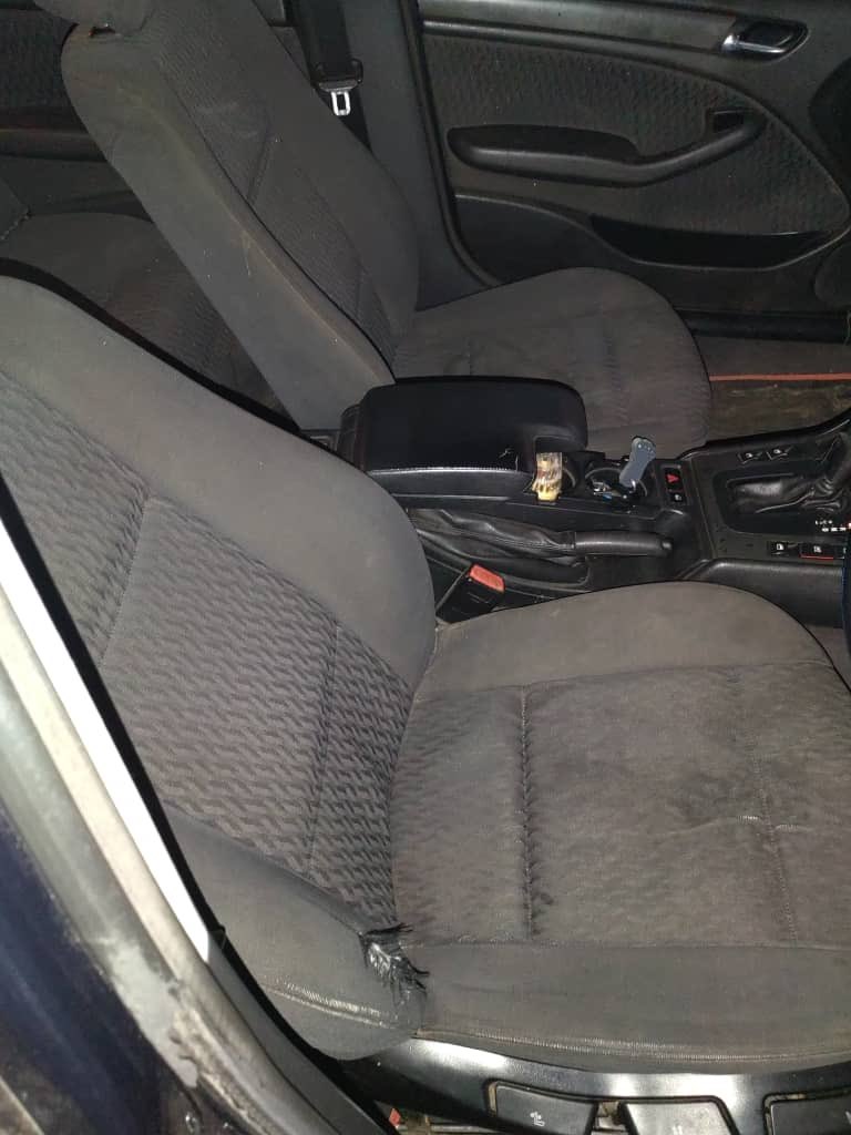 BMW 318i with beautiful mags available for sale.

Smooth drive 
Clean in and out
Automatic transmission 

Asking Price - $3000