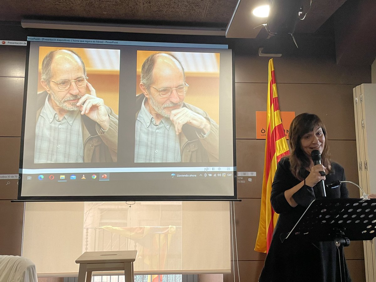 marc_aloy's tweet photo. Encara emocionat per la preciosa presentació de ‘L’home que regava els llibres’ amb Josep Vallverdú i tantes amistats que vas cultivar al llarg d’una vida dedicada a la literatura. Un jardí florit de relats i il·lustracions que ha pres forma de llibre esplèndid! Gràcies, pare! ❤️ https://t.co/FwWCviteLh