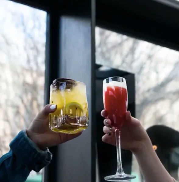 Hooray to all the lovely mummies out there! We hope you're well and truly spoilt today. 🥂🥰

#fishrestaurants #takeaways #delivery #londonfoodie #londonrestaurants #seafood #freshseafood #fishrestaurant #london #seafoodlove #freshfood #UK #boroughmarket