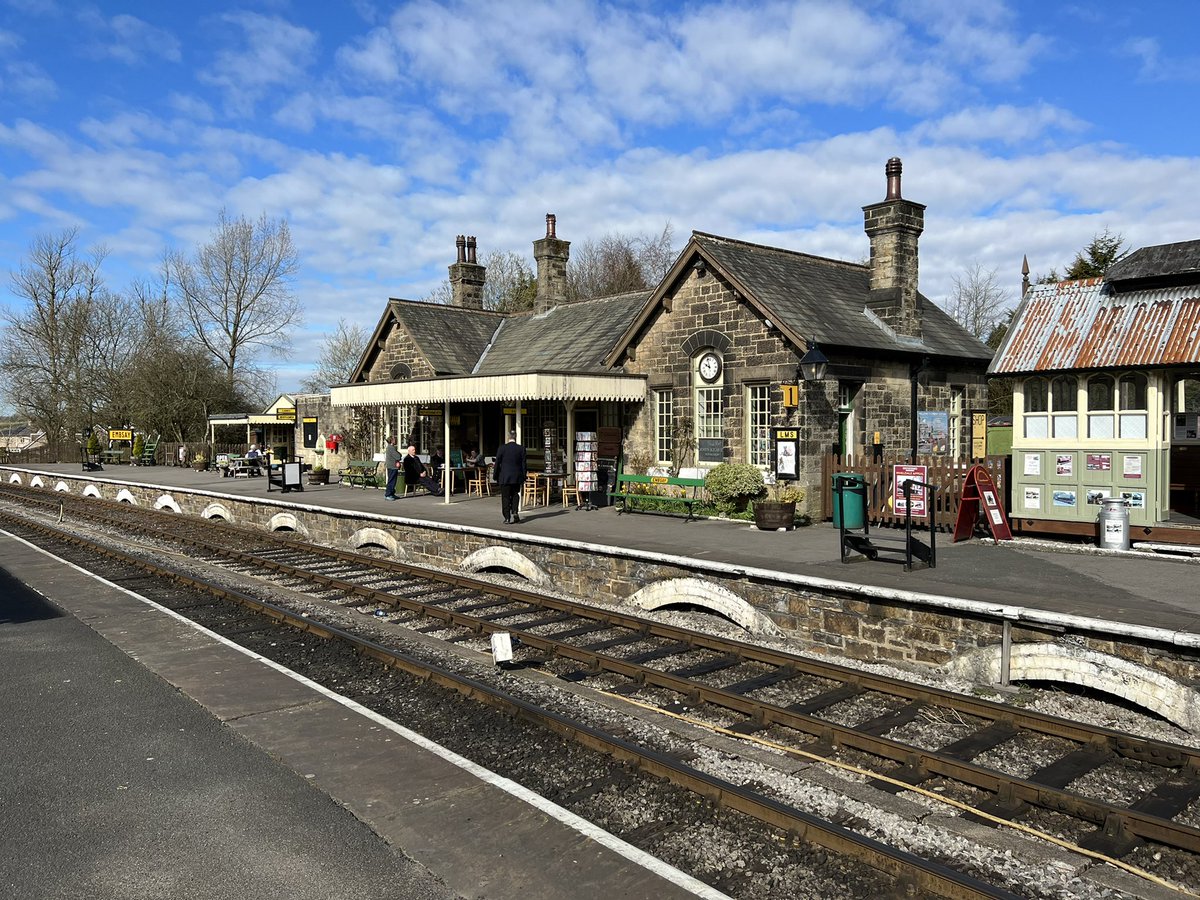 TimSEaston's tweet photo. @northernassist @WorthValley @vct_ingrow @keighleybus @EmbsaySteam Shots of #embasy station and our engine Harold @EmbasySteam #YORKSHIRE #YORKSHIREholiday #yorkshiredales https://t.co/HBYPHhoM1z