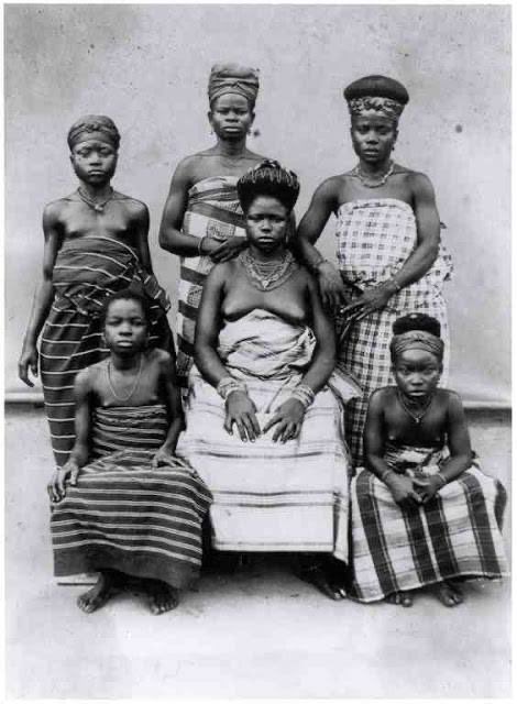Oguaa (Cape Coast) Fante women in their traditional outfit. Circa 1897.