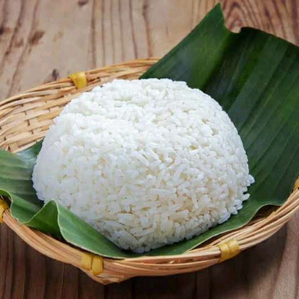 SUMJAMBAN's tweet photo. ㅤㅤㅤ

- Rendang
- Ayam bumbu rujak
- Nasi putih
- Mie goreng 

ㅤㅤㅤ https://t.co/nhfi1g5Dro