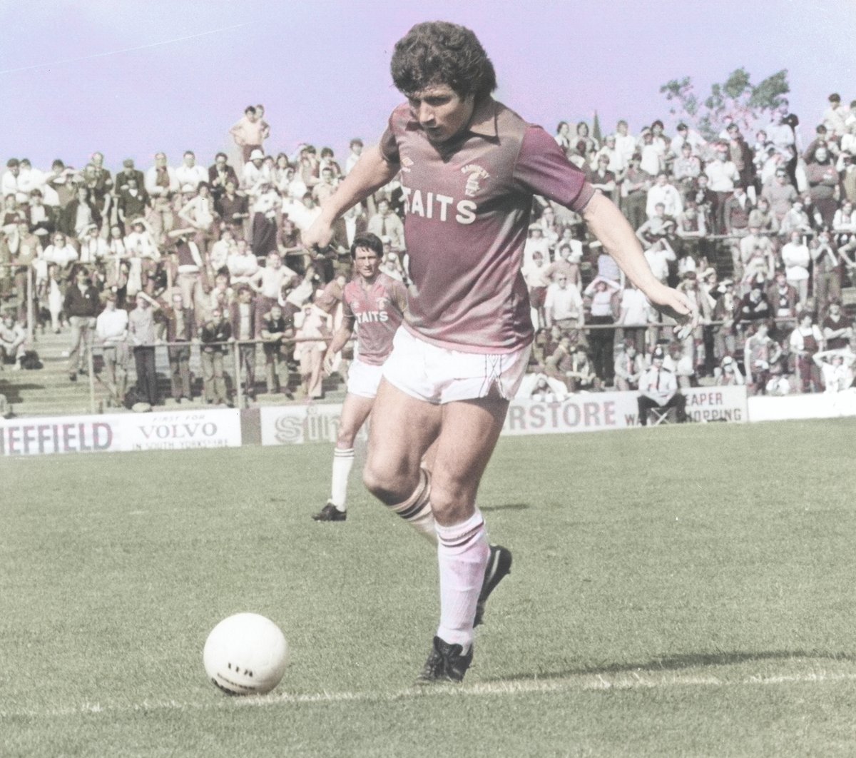 BarnsleyFC's tweet image. 🎂 We're also wishing happy birthday to the great Ronnie Glavin today!