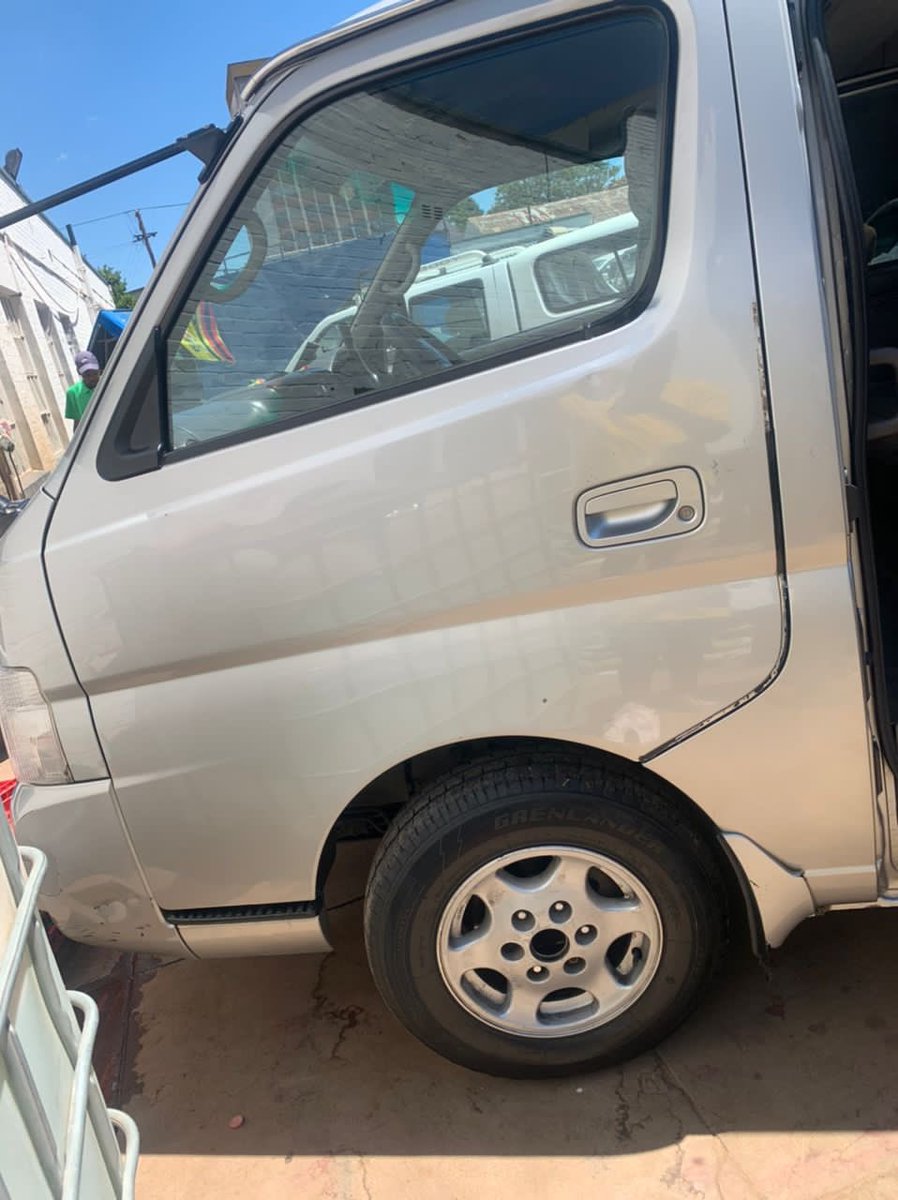 Clean Nissan Caravan for sale

Smooth Drive
Clean in and out

Asking Price - $7000

Dm if interested ☺️