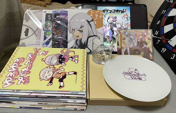 帰宅なう。恒例の戦果品ですが、広げるのもキツくなってきたので積み上げ方式で。ボイコネに関わった皆々様、お疲れ様でした!
次回はサークル参加したいなぁ! 