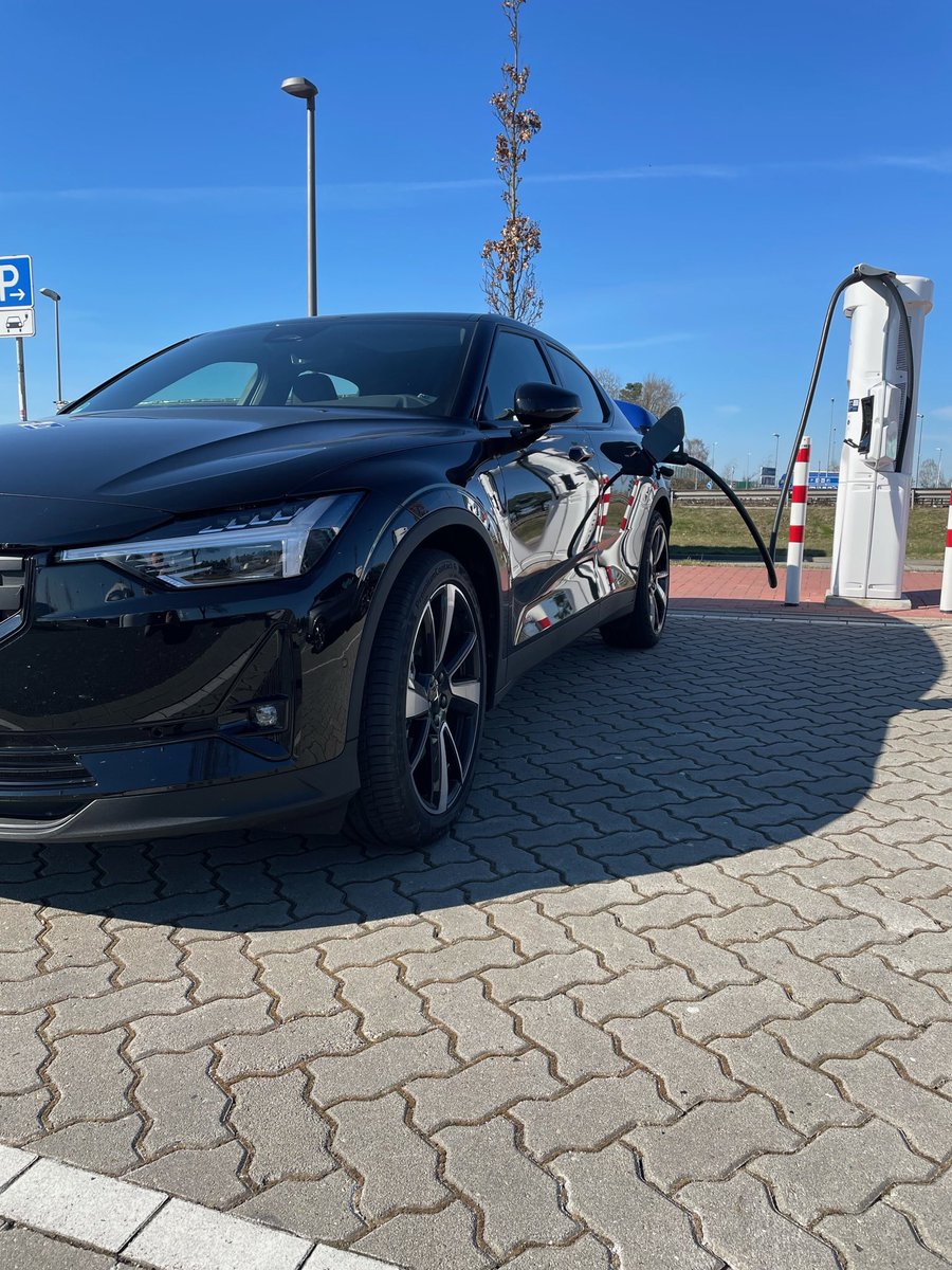 sohnvon2's tweet photo. what a nice Car. Completely satisfied with it #Polestar2 https://t.co/uG8aBz1PyW