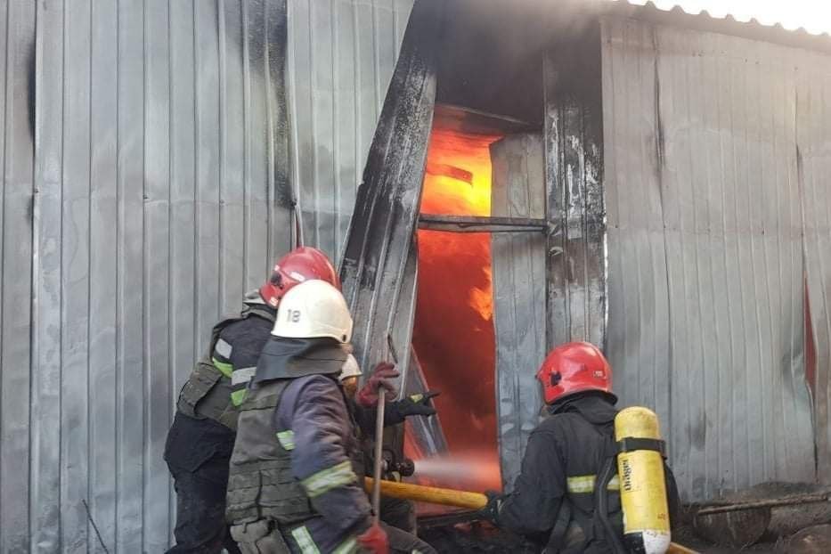 dattalion's tweet photo. 26th March 2022.
The Russian military once again violated a temporary ceasefire agreement in the Luhansk region and used Tochka-U and Grad missiles against civilians in Lysychansk and Severodonetsk.
Ask your government to #closethesky over Ukraine. #DATTALION #WhatIsTheRedLine https://t.co/5tb6UgIHoK