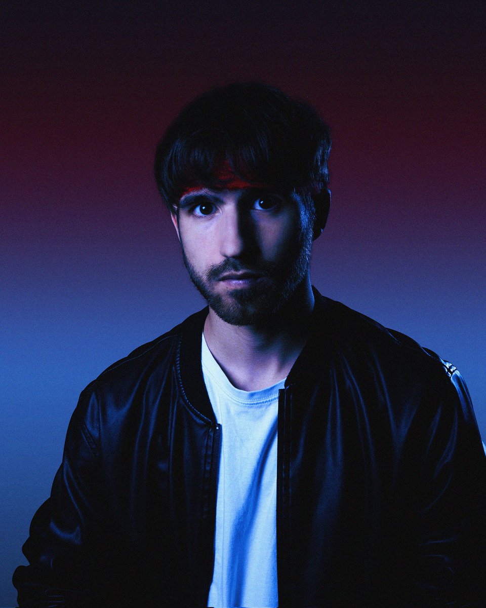 Hoy es el cumpleaños de la mitad de Hey! Bastian. Felicidades Javitxu!!