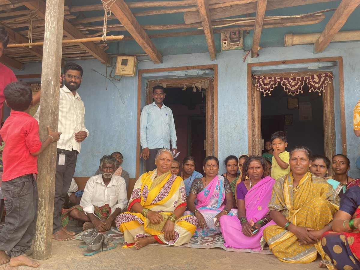 DrAnjaliTai's tweet photo. This is what MY CONGRESS PARTY is all about..
Ladies waiting to get enrolled &amp; be proud members of the country’s oldest party in Maskenhatti village of Khanapur 

#Digitalmembershipdrive https://t.co/GQLSk9VA39
