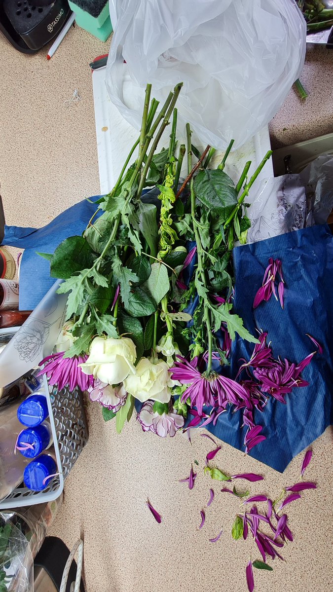 redjemred's tweet photo. WOW!! @Tesco these are definitely NOT your finest! My son is heartbroken! Used pocket money that he has saved this morning to get me these! Shocking quality! https://t.co/hAd0NzLnWf